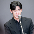 Kim Soo-hyun perde milhões (de novo!): marca dispensa astro coreano após danos à reputação e prejuízo de 130 milhões