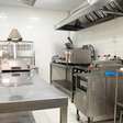 Dark kitchen vs. cozinha tradicional: qual é melhor para seu negócio?