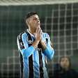 Pavón tenta cuspir em árbitro, acerta policial e vai preso após eliminação na Copa do Brasil