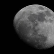 Lua Minguante de maio: o que esperar da fase mais introspectiva no signo mais inovador