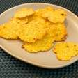 Chips de arroz saudáveis: sem trigo e no forno, com sobras