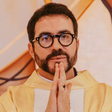 Padre Fábio de Melo desabafa após polêmica demissão de gerente de cafeteria: 'A um passo de desistir'