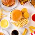Comer muitos ultraprocessados aumenta o risco de depressão persistente