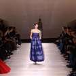 Armani celebra 20 anos de alta-costura com mostra em Milão