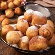 7 receitas de bolinho de chuva para as tardes frias