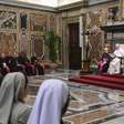 Leão XIV faz 1ª nomeação de mulher para 'ministério' no Vaticano