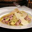 Panqueca de cogumelo com molho bechamel para provar e aprovar