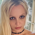 Britney Spears é recebida por autoridades em aeroporto após causar confusão em voo