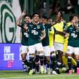 Goiás vence a Ferroviária e se isola na ponta da Série B