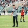 "Está de volta": Léo Condé tem retorno importante para confronto direto entre Ceará e Atlético-MG