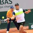 Duplas brasileiras avançam em Roland-Garros