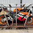 A febre pelas motos dos anos 2000 tá saindo do controle; essa Honda CBR de 20 anos vale mais do que uma zero quilômetro