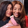 Ludmilla e Brunna Gonçalves exibem o rosto da filha pela primeira vez e derretem famosos e fãs: 'A cara da Lud'