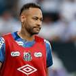 Pai de Neymar fala sobre vida extracampo e futuro do filho: 'Não me impede de ouvir outros clubes'