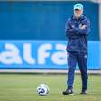 Mano Menezes revela preferências do Grêmio na busca por reforços
