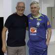 Dorival e Ancelotti se encontram antes de treino da Seleção Brasileira