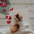 5 práticas da Lei da Atração para atrair um amor