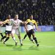 No duelo de Tigres, Criciúma bate Vila Nova e sai do Z4 da Série B