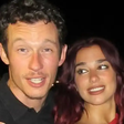 Dua Lipa diz sim ao amor: Callum Turner é o noivo da vez