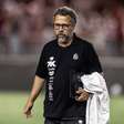 Cléber Xavier cita 'efetividade' do Santos e lamenta suspensão de Rollheiser