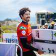 Yago Dora é campeão em Trestles e cola na liderança da WSL
