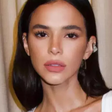 Solteira, Bruna Marquezine faz confissão de atitude possessiva e choca web