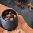 Vinho quente com anis-estrelado, cardamomo e laranja