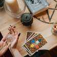 Como usar o Tarot na sua rotina de autocuidado