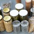 Pode consumir alguns alimentos vencidos? Quais são os riscos?