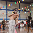 Jovem que viralizou dançando Ney Matogrosso vai desfilar no carnaval do Rio em 2026