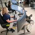 Sempre acreditamos que joysticks eram apenas para jogos: agora, também são usados para controlar escavadeiras e guindastes remotamente