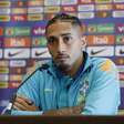 Raphinha, do Barcelona, se explica à torcida do Internacional após vídeo viralizar