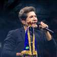 VÍDEO: Durante show em SAJ, Daniel entrega imagem de Nossa Senhora para paróquia e chapéu para leilão