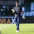 Líder da melhor defesa da Série B, goleiro do Coritiba fala sobre lesão e recuperação