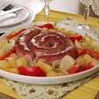 Linguiça assada com batatas: perfeita no almoço ou no jantar