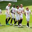 Borussia Dortmund sofre contra sul-africanos, mas vence a primeira no Mundial