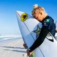 Condições melhoram e surfistas caem na água para o 1º dia de baterias no Vivo Rio Pro em Saquarema