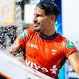 Ítalo Ferreira admite 'noite mal dormida' após curtir noitada, mas avança no Vivo Rio Pro