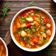 7 sopas detox para começar a semana