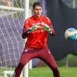 Internacional negocia empréstimo de goleiro promissor com clube italiano