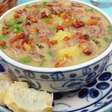 Sopa de mandioca com músculo e bacon para um jantar quentinho e fácil