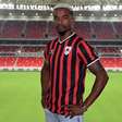 Vasco sonda a situação do volante Thiago Mendes, ex-São Paulo
