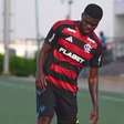 Jogador da Premier League publica foto com uniforme do Flamengo
