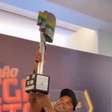 Carlinhos Bala rebate Diego Souza com taça da Copa do Brasil: "Se ficar p** é pior"