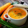 2 receitas de sopas saborosas e nutritivas para o inverno