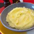 Purê de batata cremoso com 2 ingredientes: sem leite, fácil