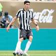 Jair acompanha Igor Jesus, deixa o Botafogo e assina com o Forest
