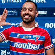 Moisés ganha previsão de retorno aos gramados pelo Fortaleza