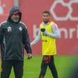 Treinamento do Inter conta com a volta de Aguirre, Juninho e Bernabei
