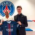 Paulo César, ex-lateral do Fluminense, assume o comando técnico do PSG feminino